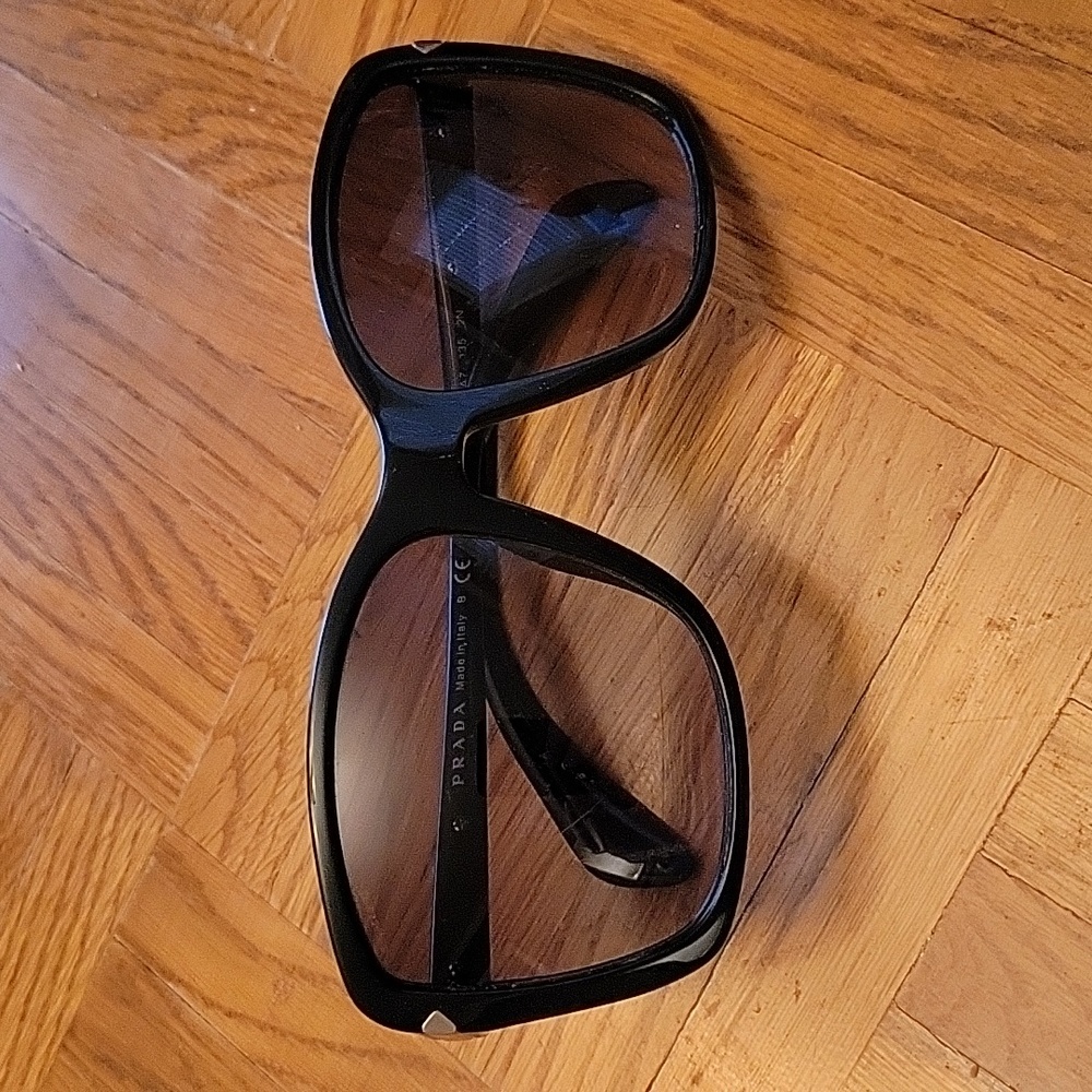 PRADA SPR 14P SQUARE WOMEN black